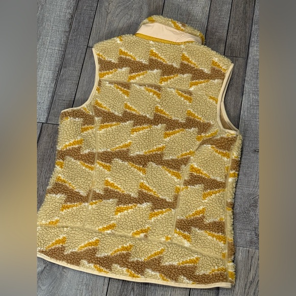 Patagonia Women's Classic Retro-X® Vest - Picture 3 of 6